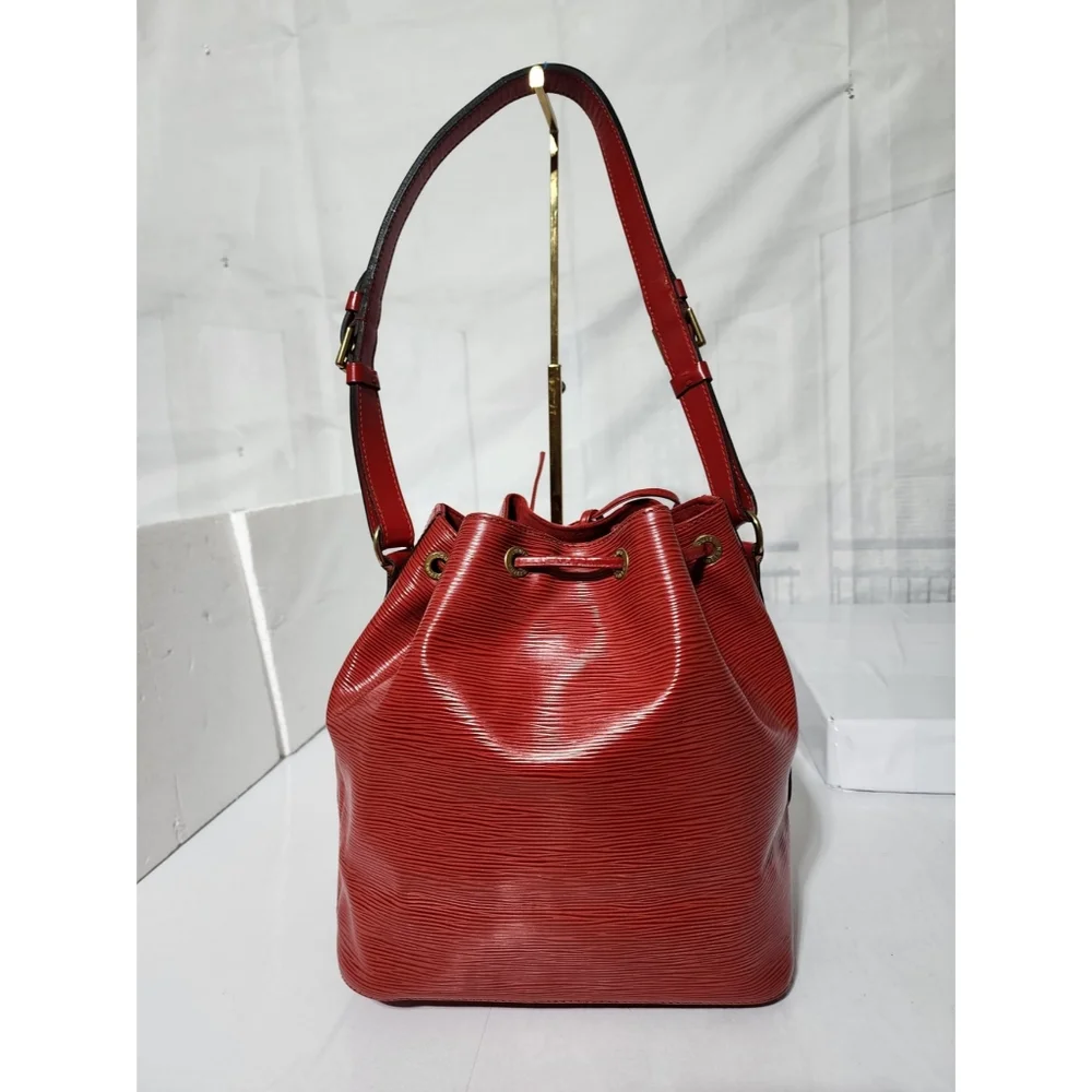 LOUIS VUITTON Epi Petit Noe Castillan Shoulder Bag Red